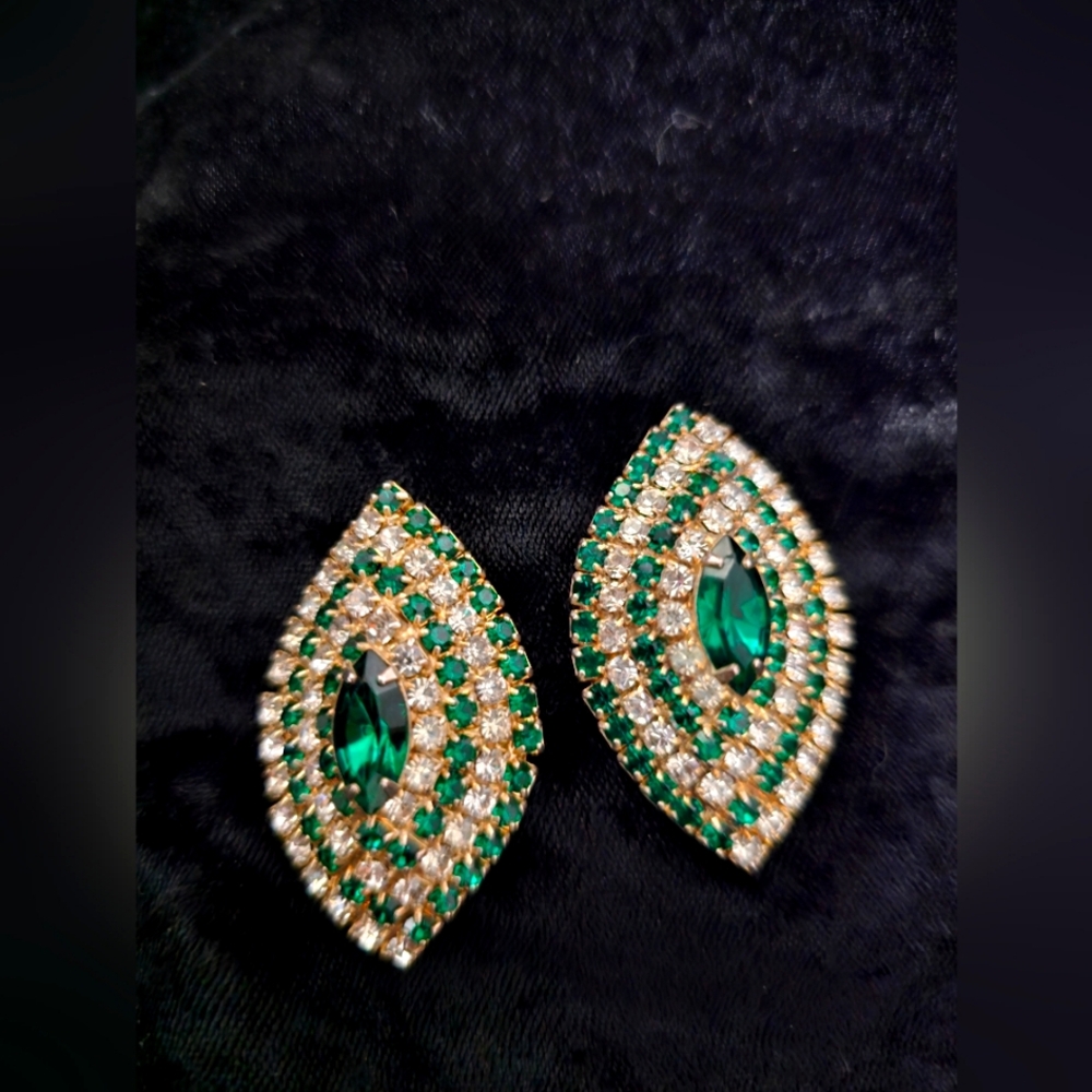 GORGEOUS Vintage Earrings